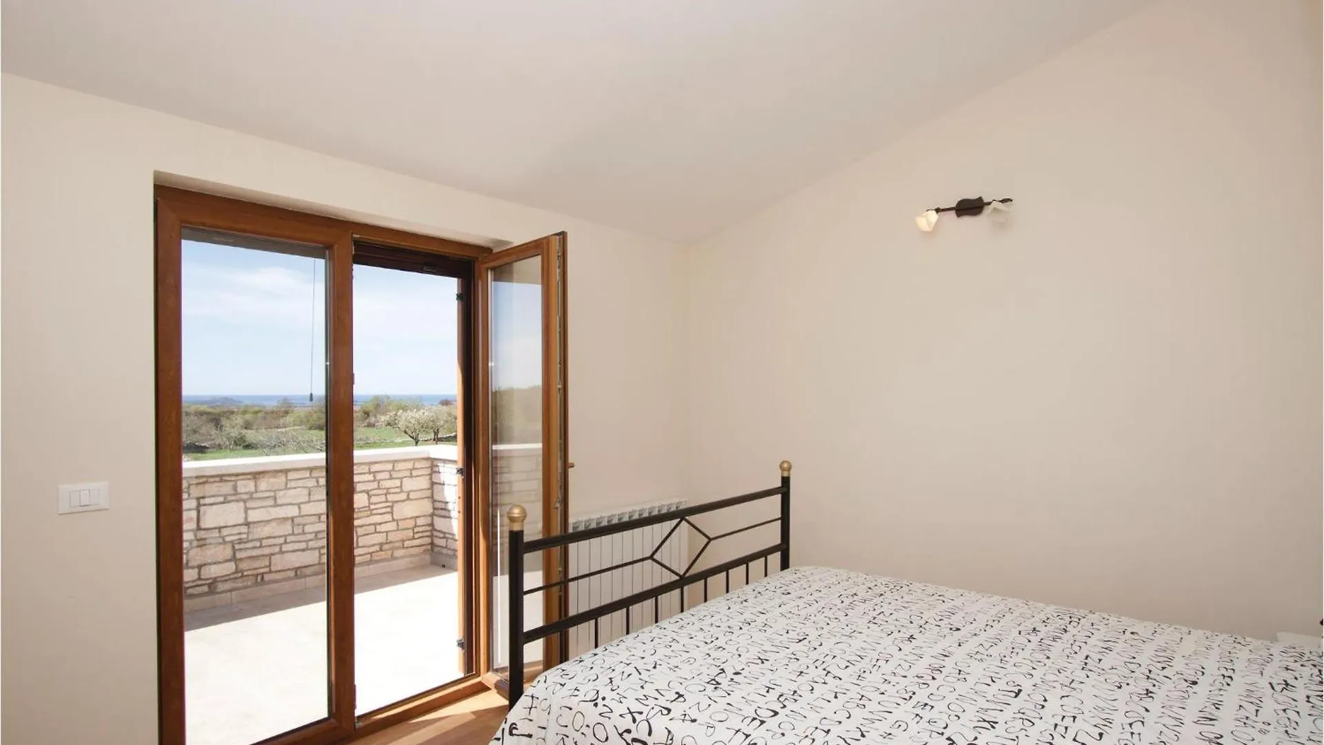 Lovely Home In Vodnjan With Kitchen Holiday home
